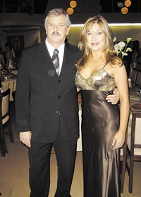Sátiro Rodrigues Alves Filho-Carmen: assistirão ao show de Johnny Rivers, terça, no Theatro Pedro II (Ribeirão)